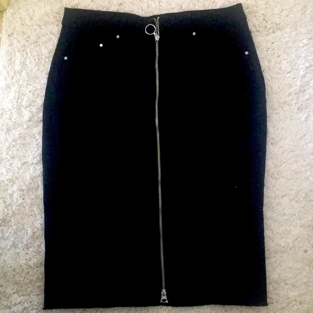 Black denim zipper pencil skirt